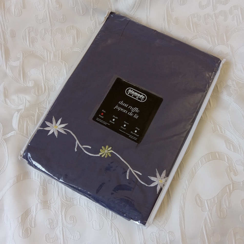 Cotton Twin Bed Skirt